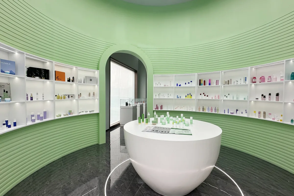 Central Product Showroom - Area 2 VR preview